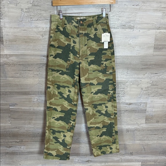 We The Free Camouflage Straight Leg Jeans - Picture 1 of 8